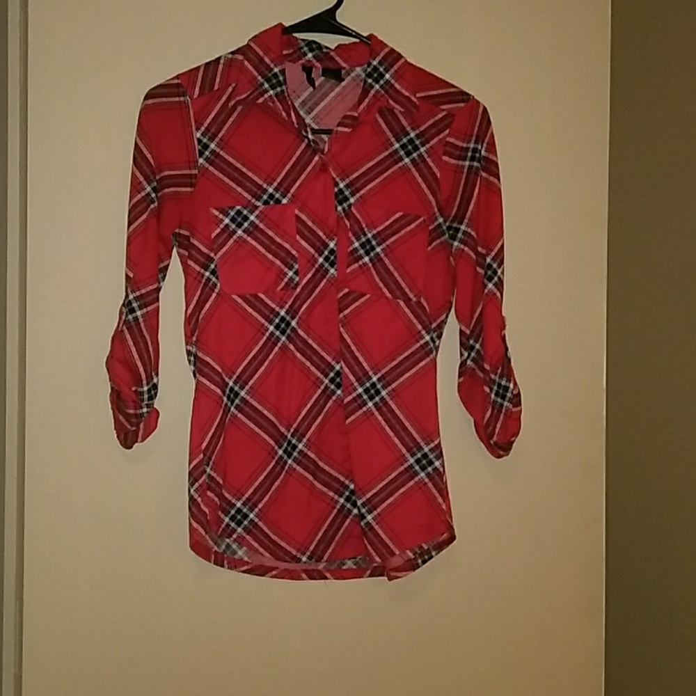 3/4 sleve button down plaid shirt
